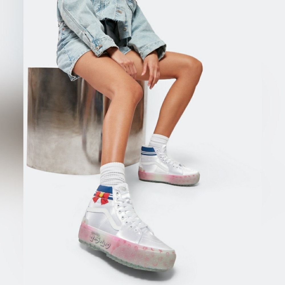 Vans Sailor Moon Sk8-Hi Sneakers - Picture 2 of 4